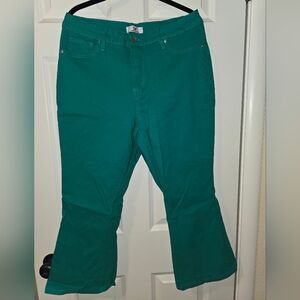 Women's Kelly Green Cropped Pants
